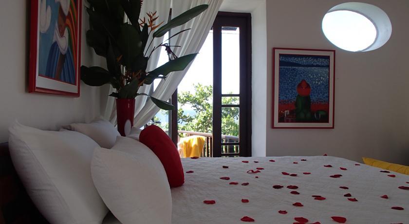 Being Villa Plymouth Room photo