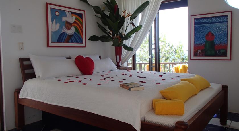 Being Villa Plymouth Room photo