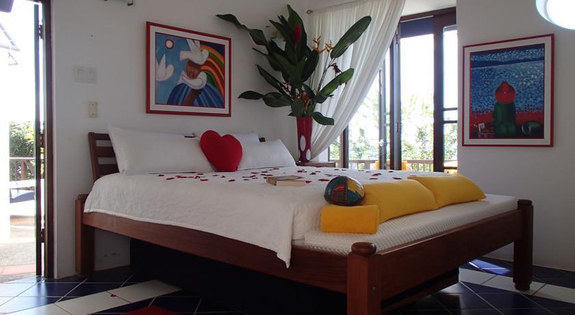 Being Villa Plymouth Room photo